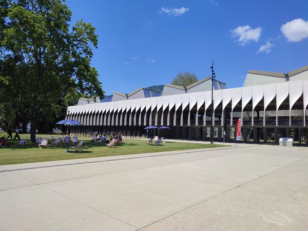 Restructuration de la Halle Ampere, Maison des services à l'Etudiant sur le Campus de Grenoble à Saint-Martin d'Hères